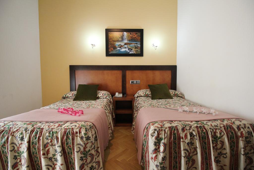 Hostal Greco Gran Via Madrid Exteriör bild