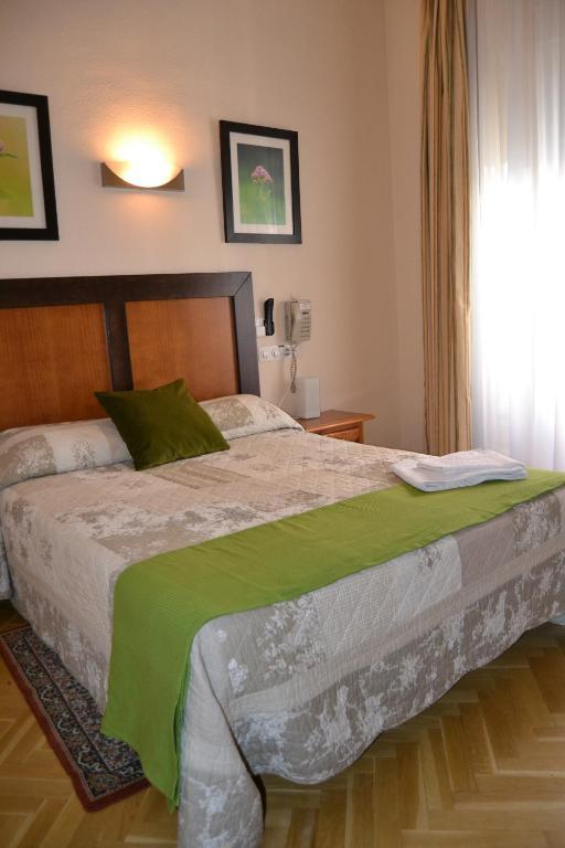 Hostal Greco Gran Via Madrid Exteriör bild