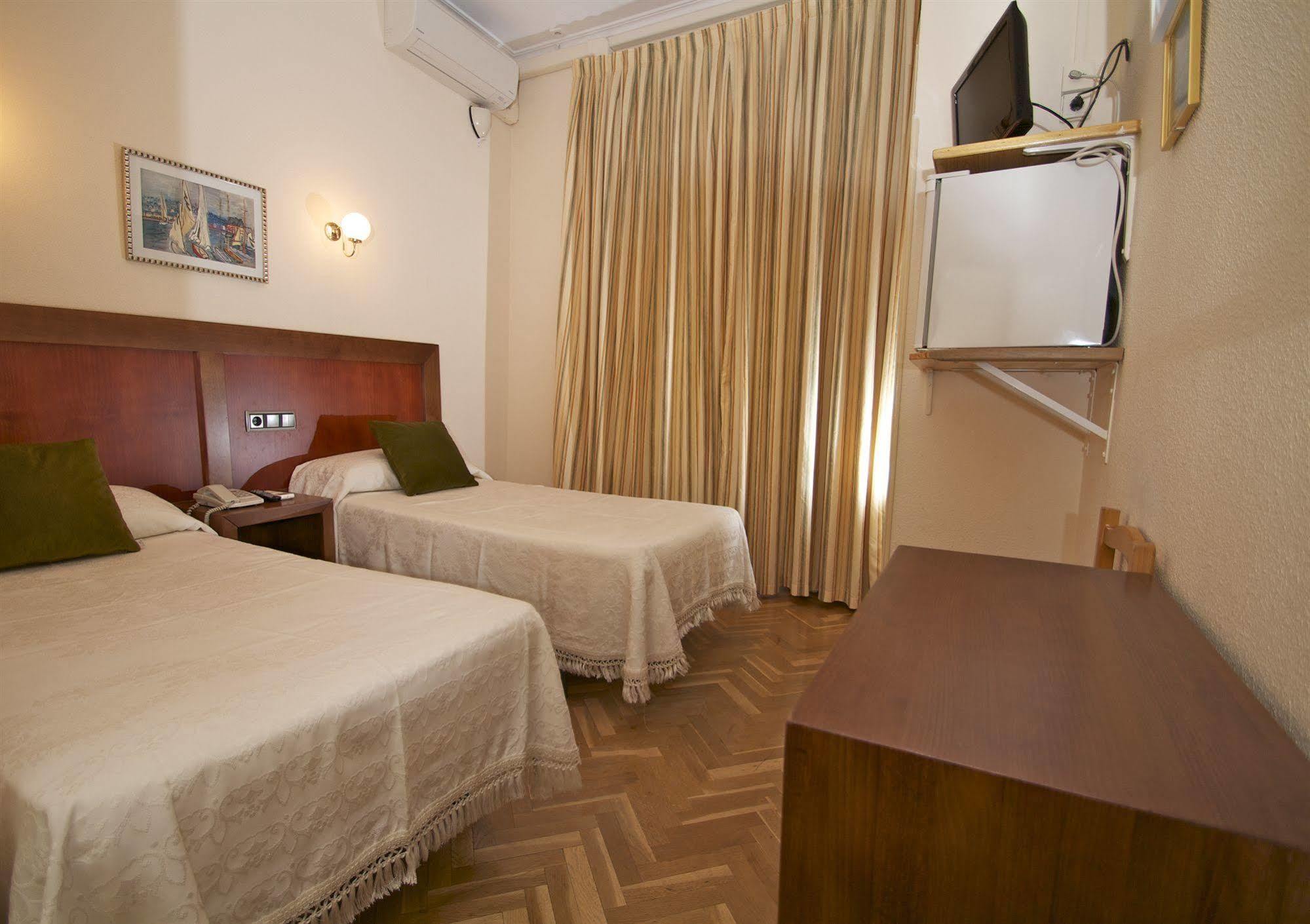 Hostal Greco Gran Via Madrid Exteriör bild