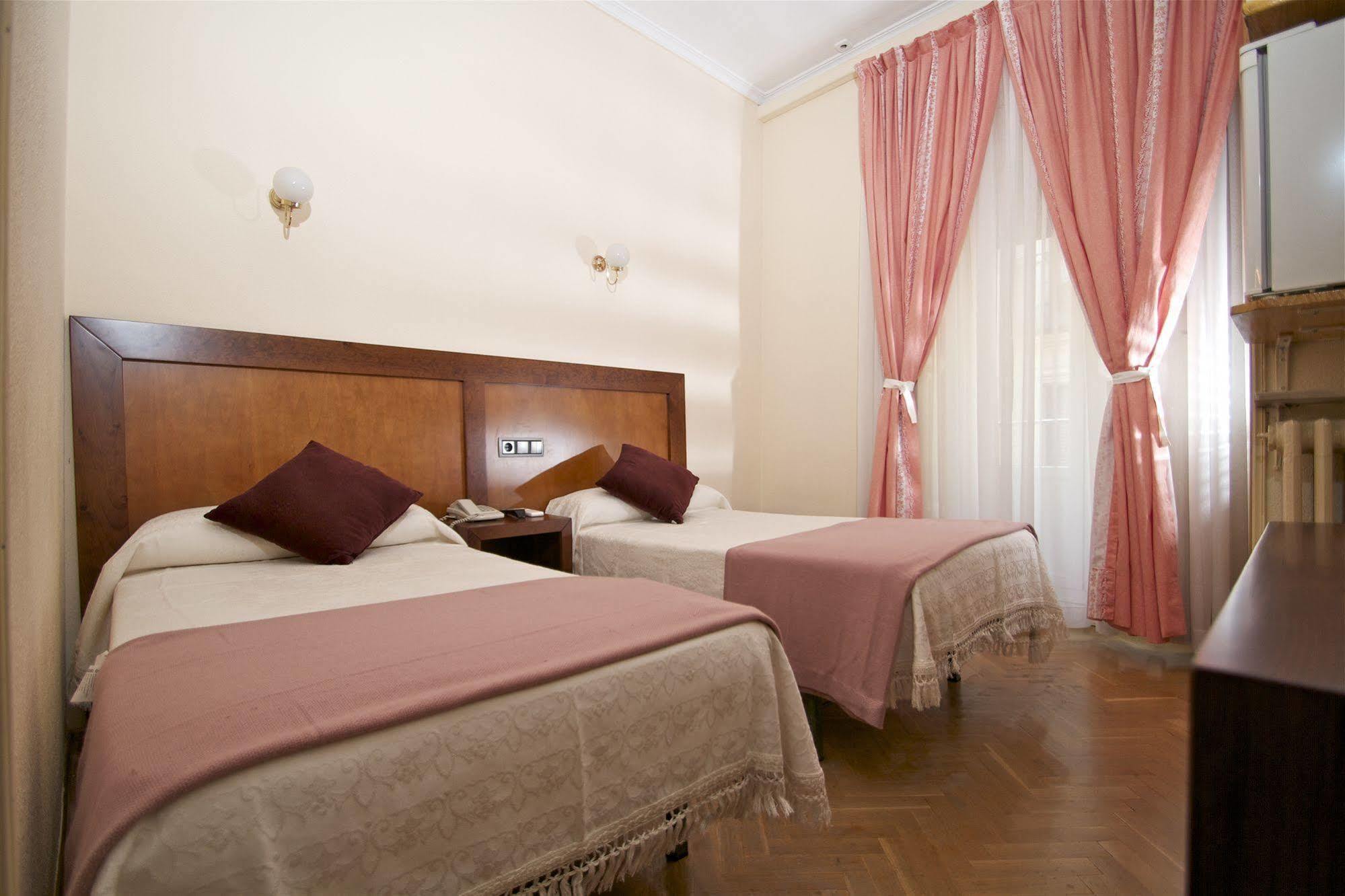Hostal Greco Gran Via Madrid Exteriör bild