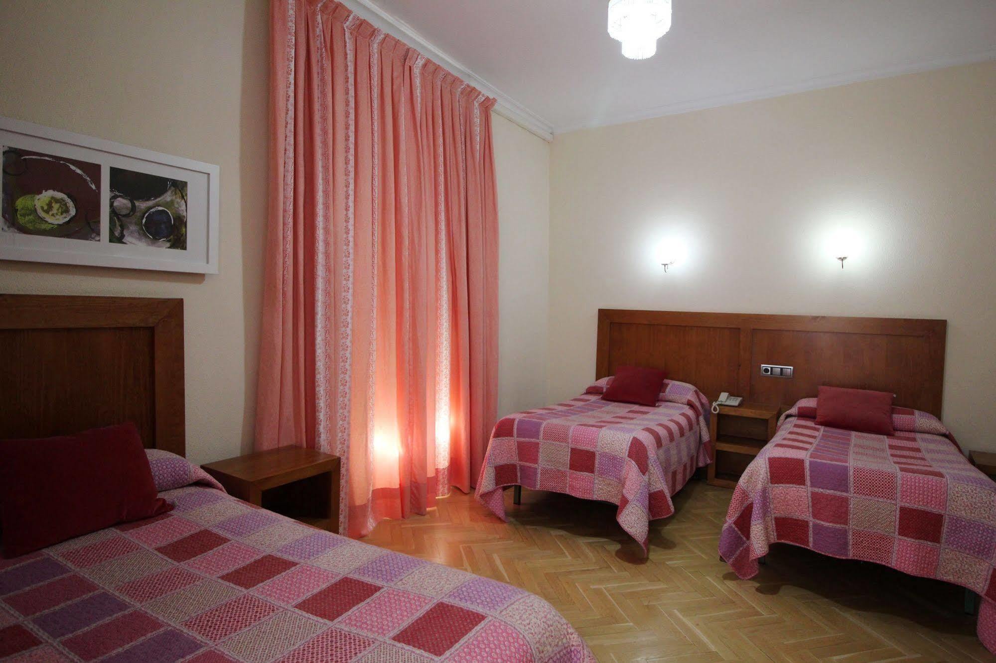 Hostal Greco Gran Via Madrid Exteriör bild