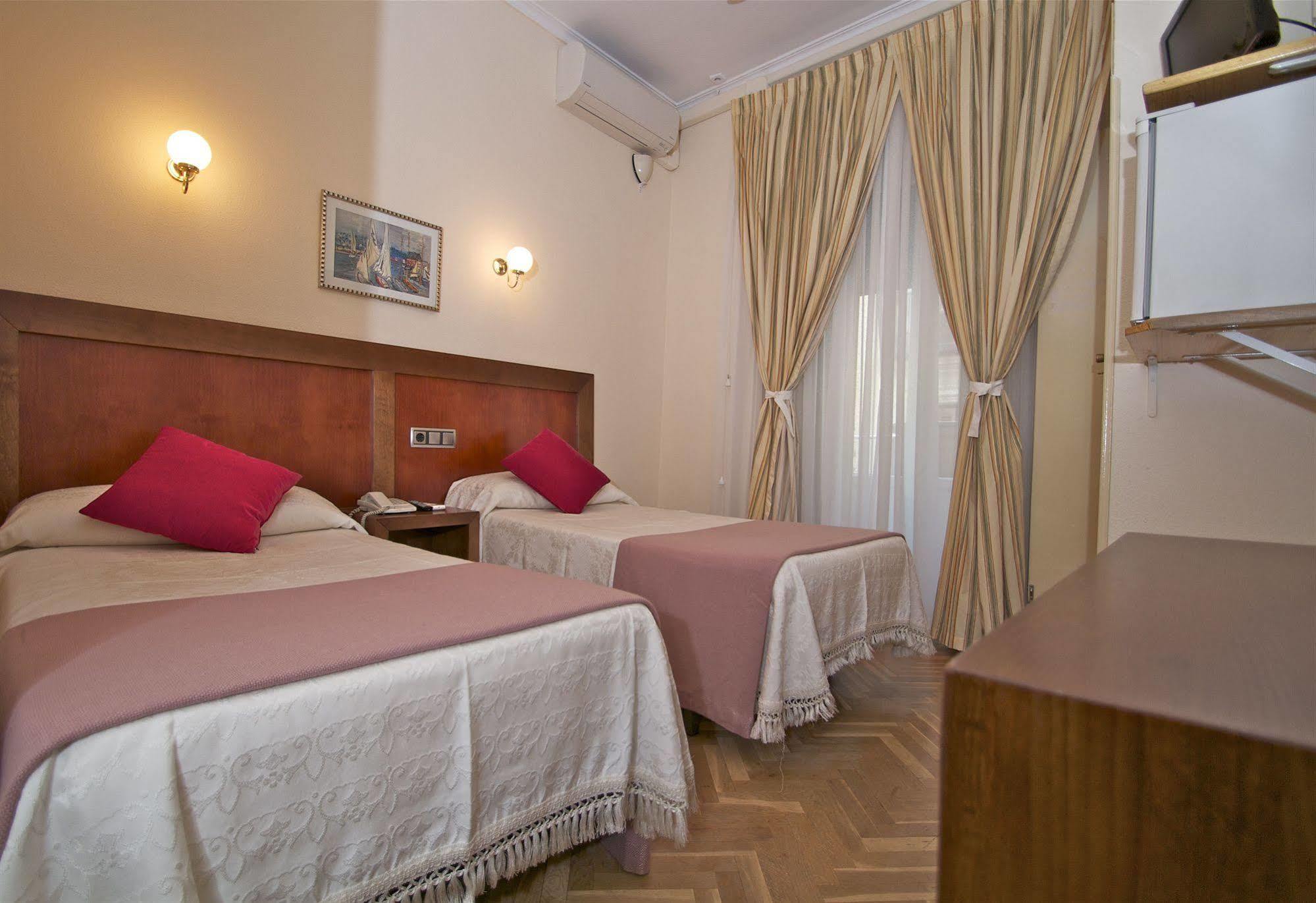 Hostal Greco Gran Via Madrid Exteriör bild